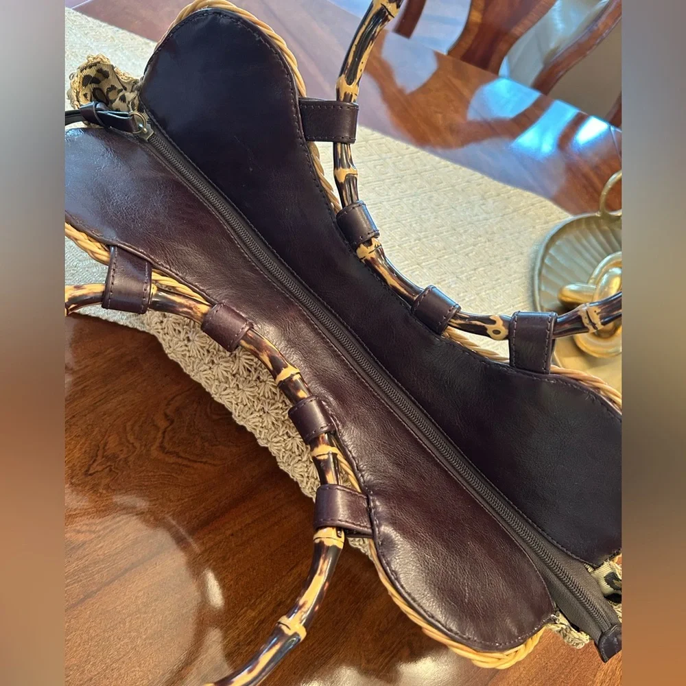 HOBO INTERNATIONAL HANDBAG W/BAMBOO HANDLES - Picture 3 of 10